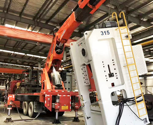 白玉附近随车吊出租，轻松解决运输难题