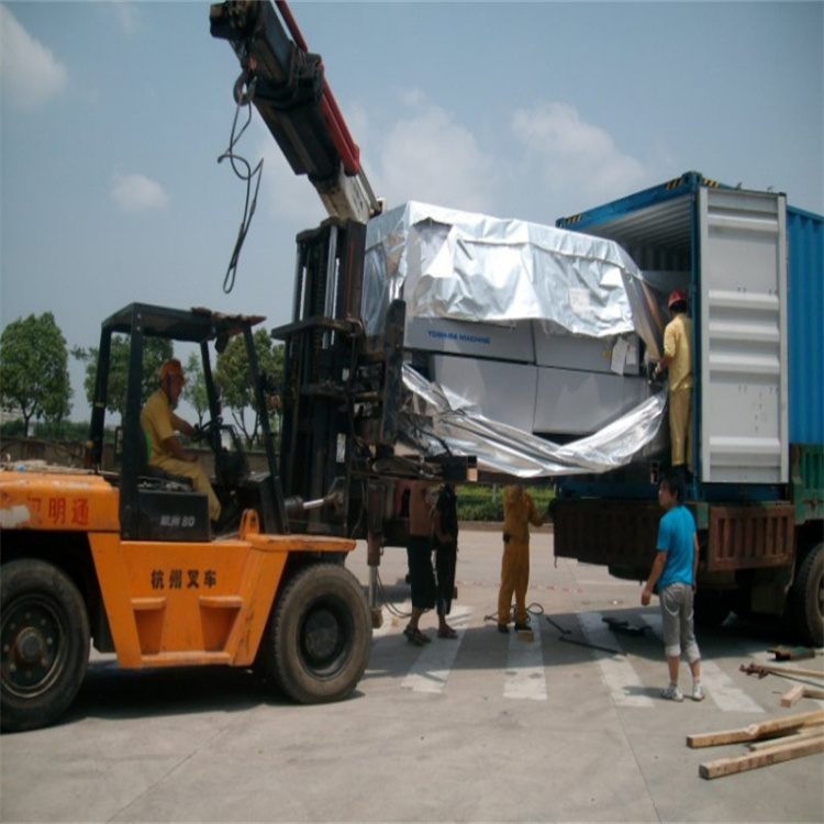 白玉附近的随车吊出租服务：选择指南与注意事项