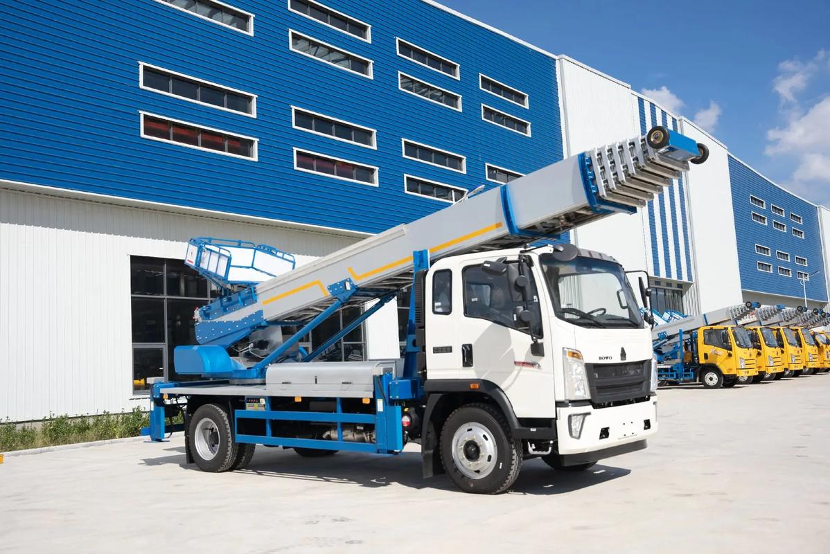 白玉出租云梯车高空作业车 建筑垃圾搬运