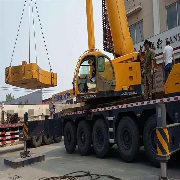 白玉吊车怎么吊玻璃